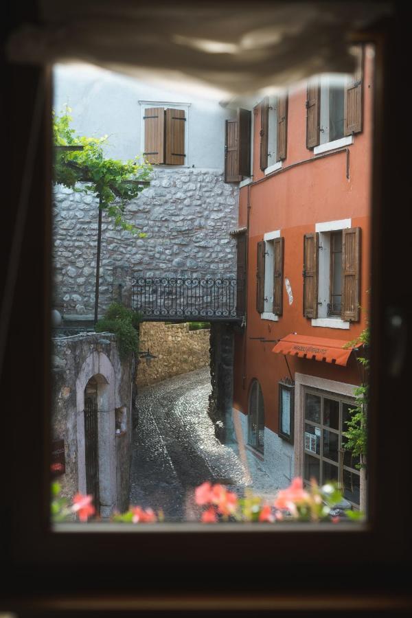 مالتشيزينيه Il Castello Apartment المظهر الخارجي الصورة