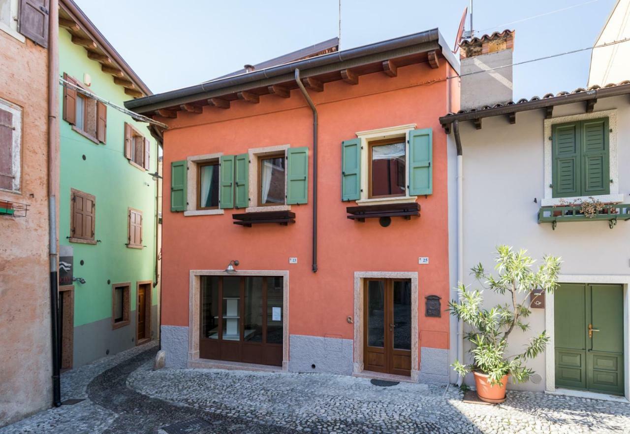 مالتشيزينيه Il Castello Apartment المظهر الخارجي الصورة
