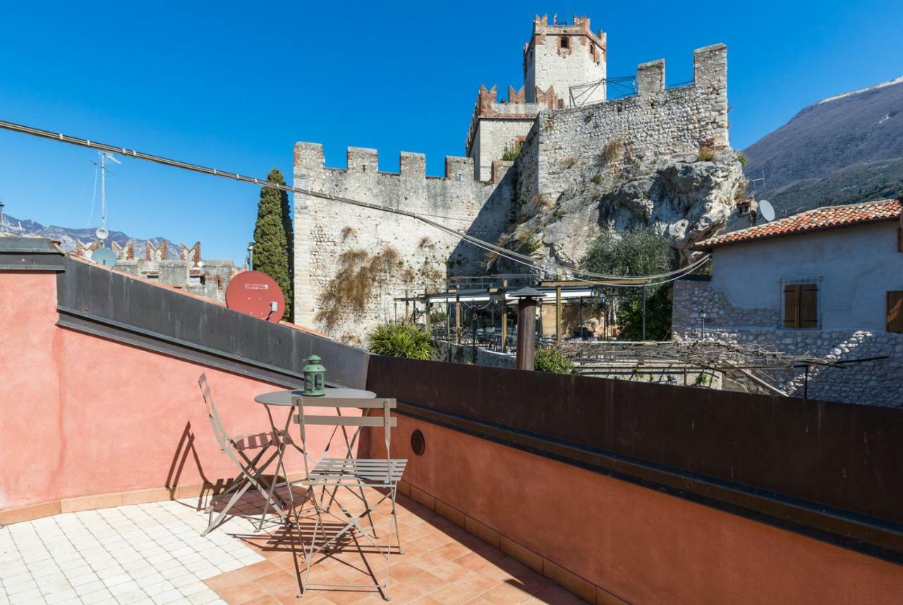 مالتشيزينيه Il Castello Apartment المظهر الخارجي الصورة