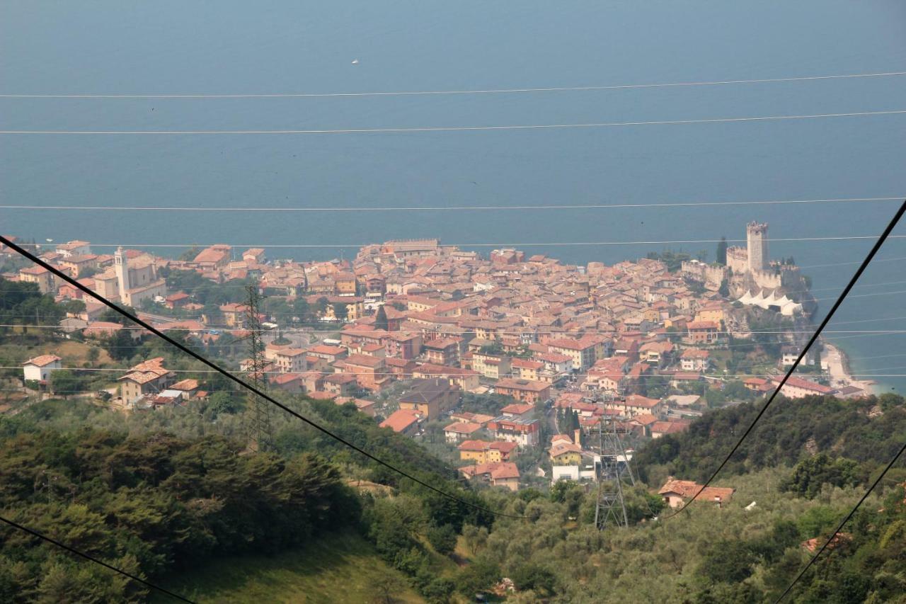 مالتشيزينيه Il Castello Apartment المظهر الخارجي الصورة